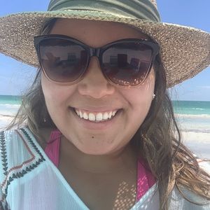 Meet your Posher, Rebecca